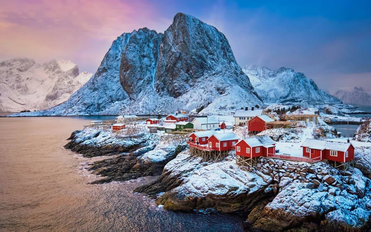 Reine cruise port