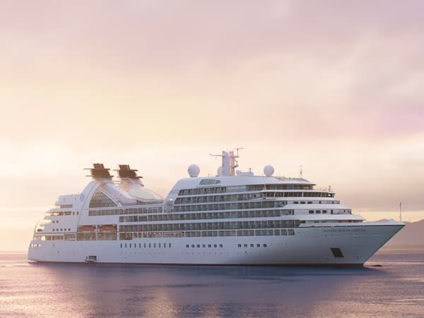 Mitsui Ocean Sakura cruise ship