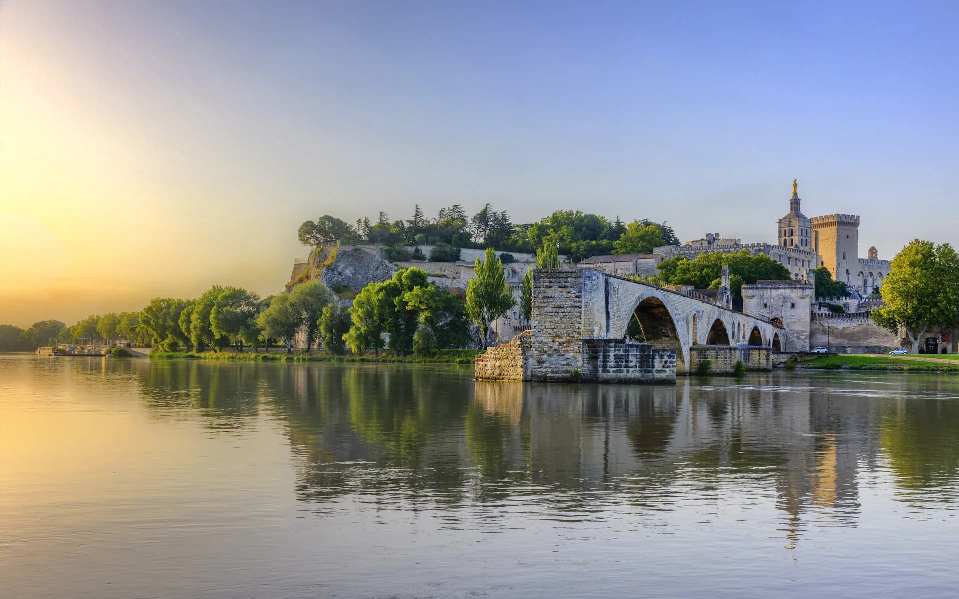 Avignon cruise port