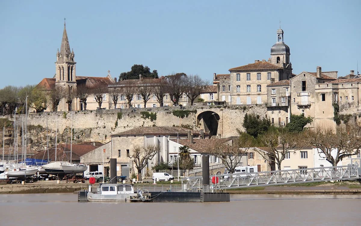 Bourg-sur-Gironde cruise port