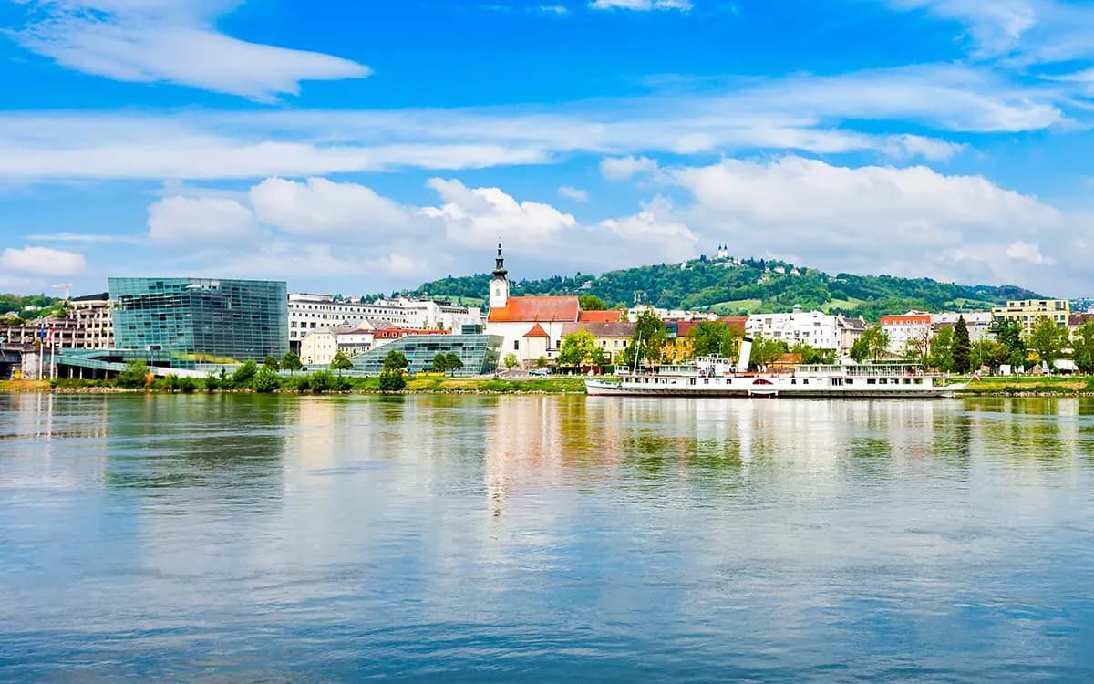 Linz cruise port